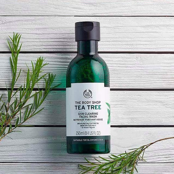 The Body Shop Tea Tree Skin Clearing Facial Wash – 250ml - Image 2