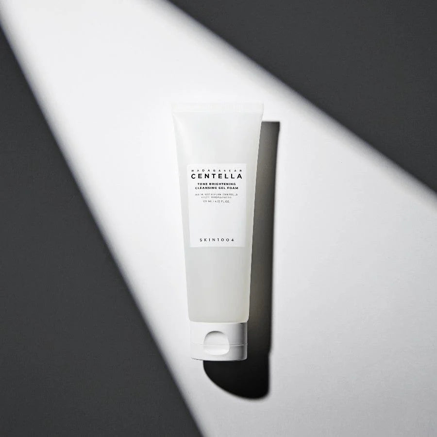 SKIN1004 - Madagascar Centella Tone Brightening Cleansing Gel Foam 125ml - Image 2