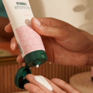 The Body Shop Vitamin E Gentle Facial Wash (125ml)